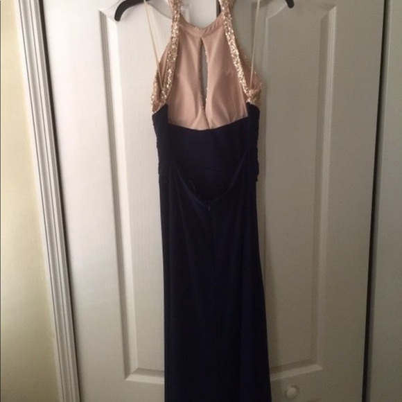 Formal gown/prom/homecoming/wedding - Picture 3 of 8